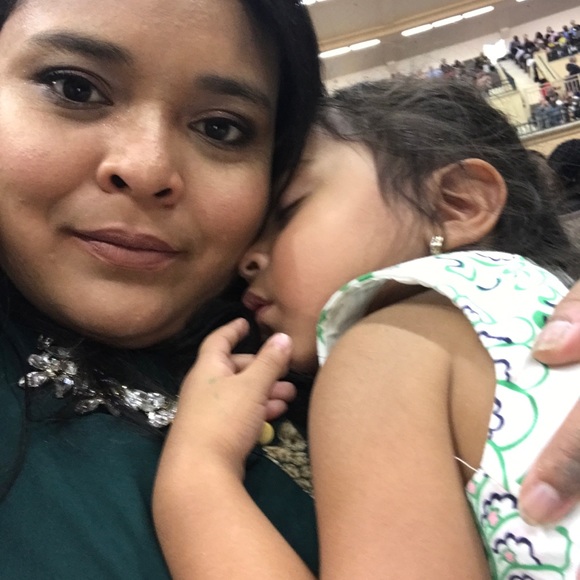 Meet your Posher, Laura - Picture 2 of 2